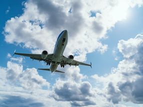 Cómo los restos de comida darán energía a los aviones en el futuro