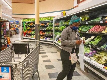 Los beneficiarios del SNAP pueden tener dificultades para cumplir sus objetivos alimentarios, especialmente en los desiertos alimentarios