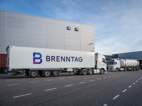 Brenntag inaugura su primer centro de distribución de productos químicos sin emisiones de CO2